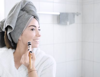 Wellness im bad Gesichtsmaske 03